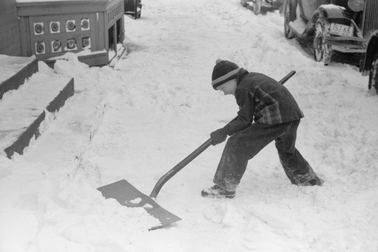 Untitled photo, possibly related to Shoveling snow off the sidewalk, Chillicothe, Ohio (Library of Congress, LC-USF33-003473-M2)